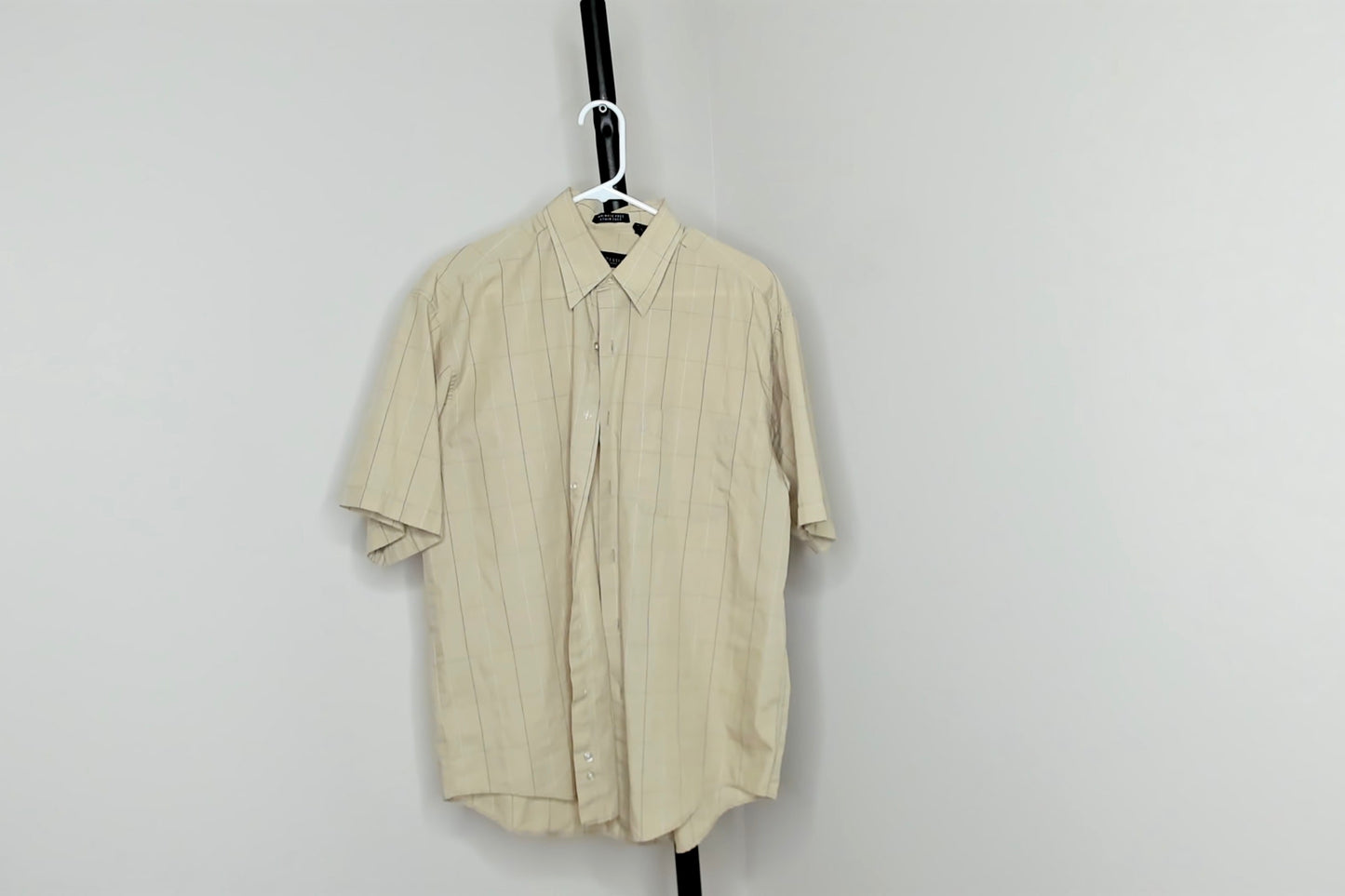 Tan Van Heusen Button up - M