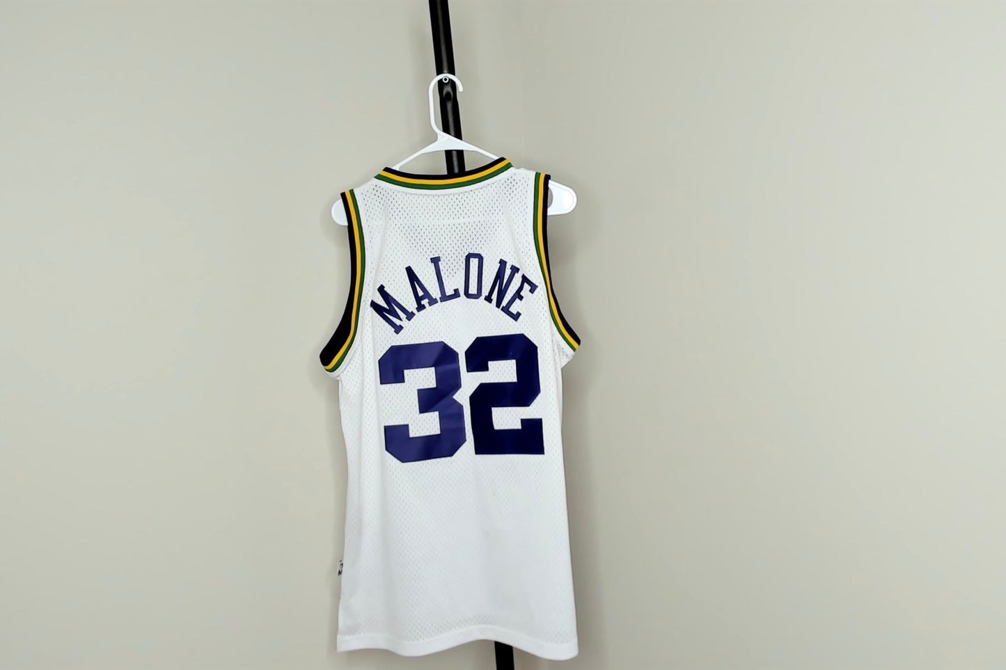 White HWC Utah Jazz Karl Malone Jersey - M