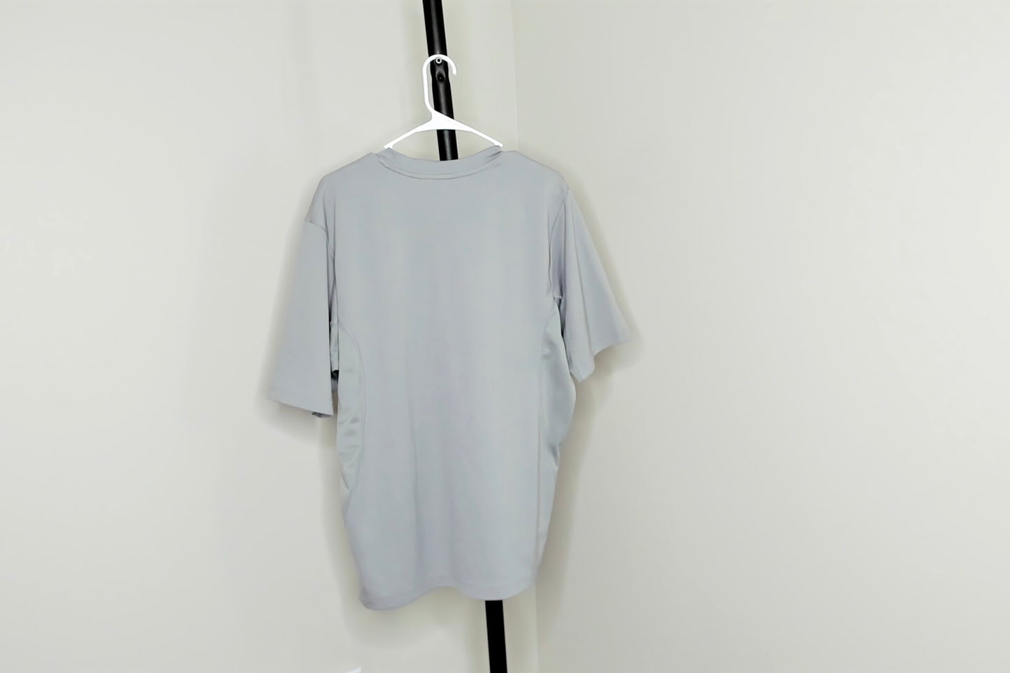 Silver Nike T Shirt - L