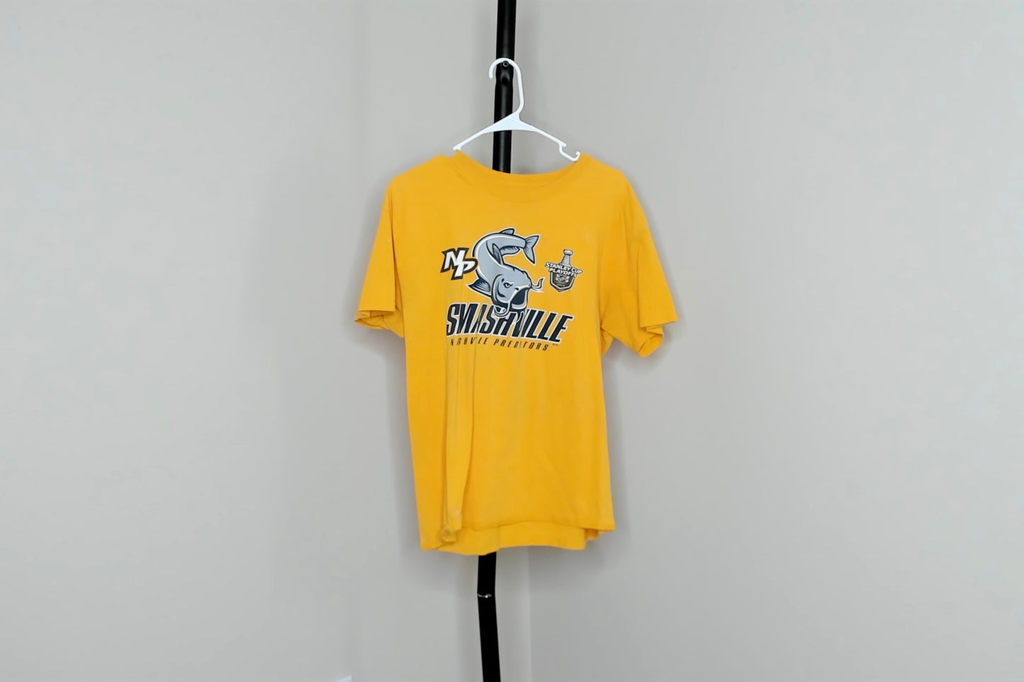 Yellow Nashville Predators T Shirt - L