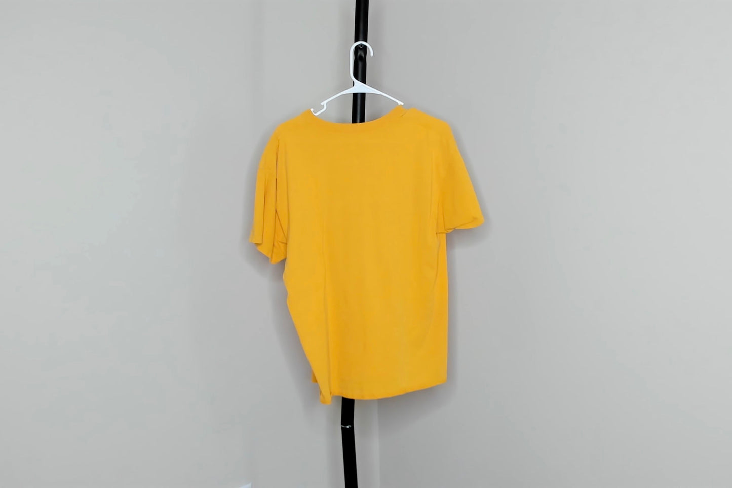 Yellow Nashville Predators T Shirt - L