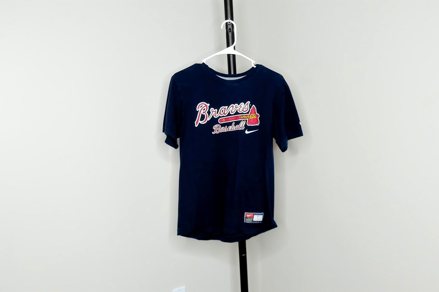 Navy Blue NikeTeam Atlanta Braves T Shirt - S