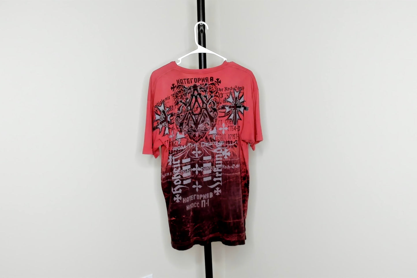 Red Rare Affliction Archaic T Shirt - L