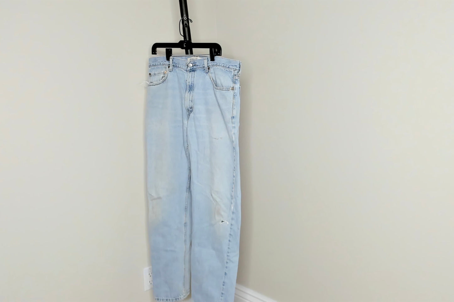 Light Blue Levi's 505 Worn Jeans - 36 X 32