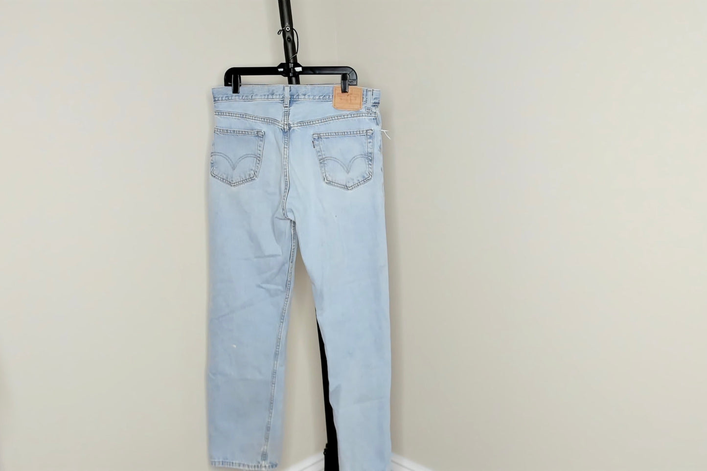 Light Blue Levi's 505 Worn Jeans - 36 X 32