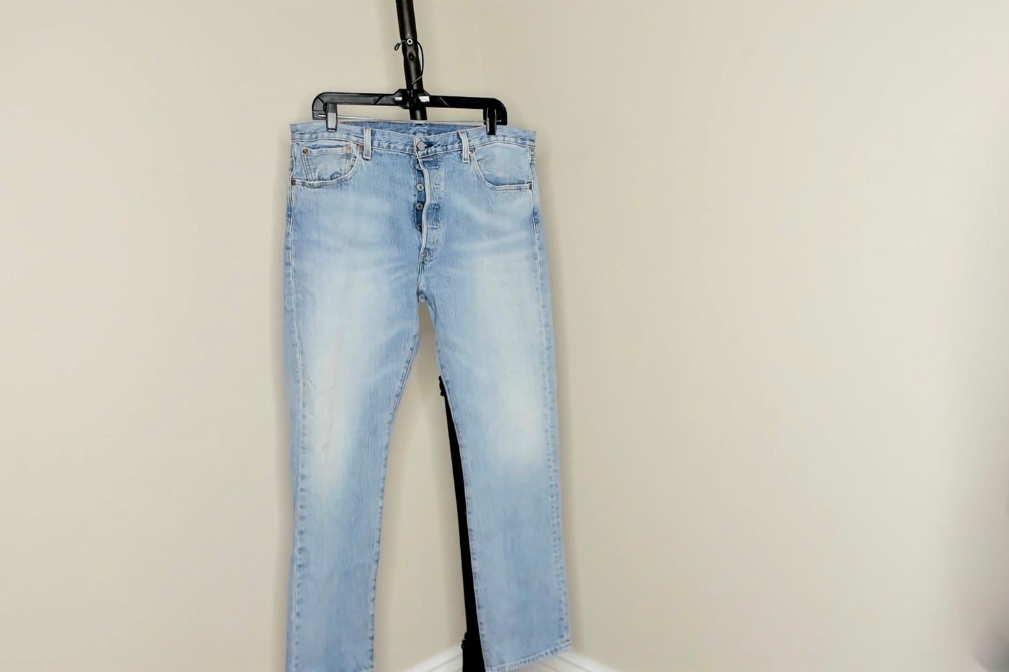 Blue Levi's 501 Button Fly Jeans - 36 X 32